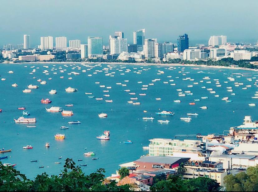 Apartamento The Peak Towers Pattaya